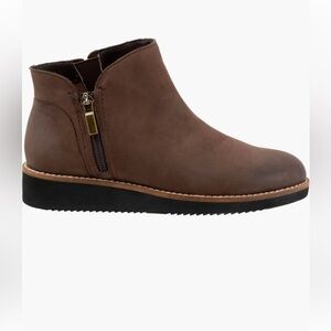 SoftWalk Women's Dark Brown Earth Leather Wesley Ankle Bootie Size 9.5
